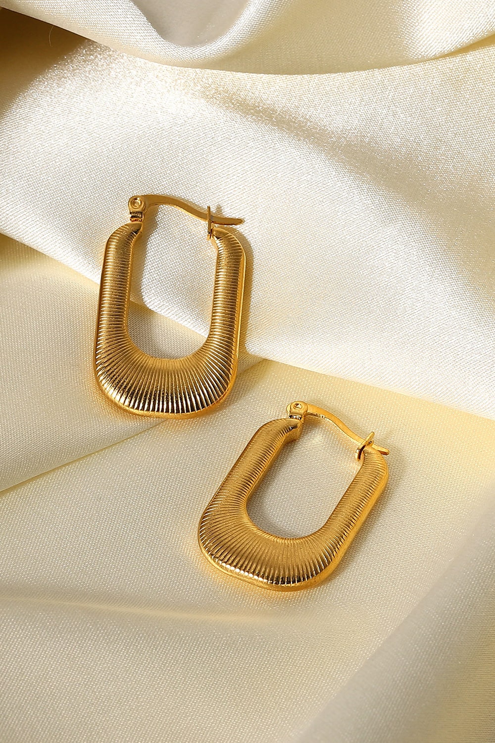 Women's Good Luck Charm Screw-Thread U-Shaped Earrings