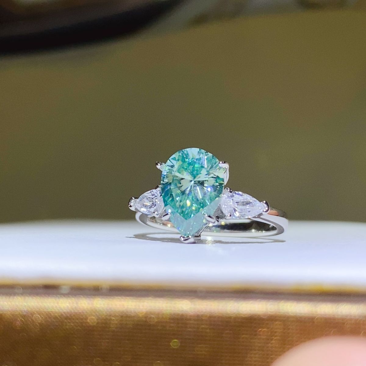 Women’s 2 Carat 925 Sterling Silver Moissanite Ring
