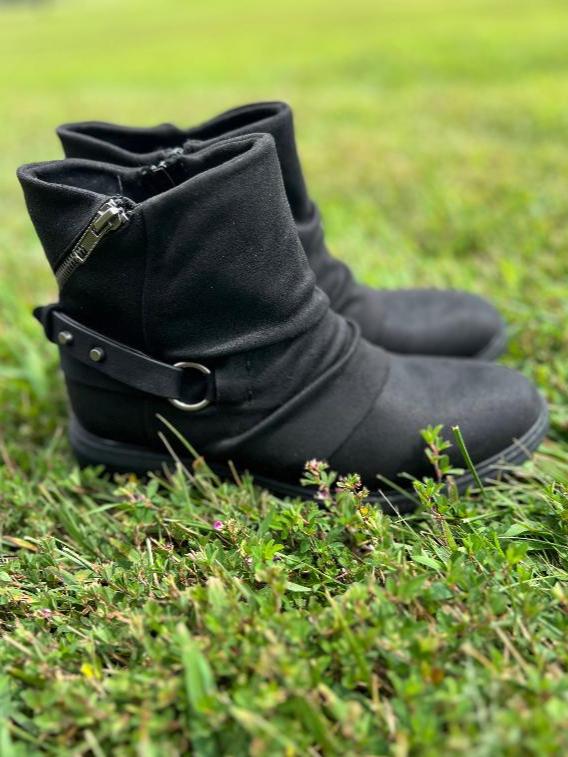 Very G Natasha Short Top Bootie Faux Leather Suede Size 6-11