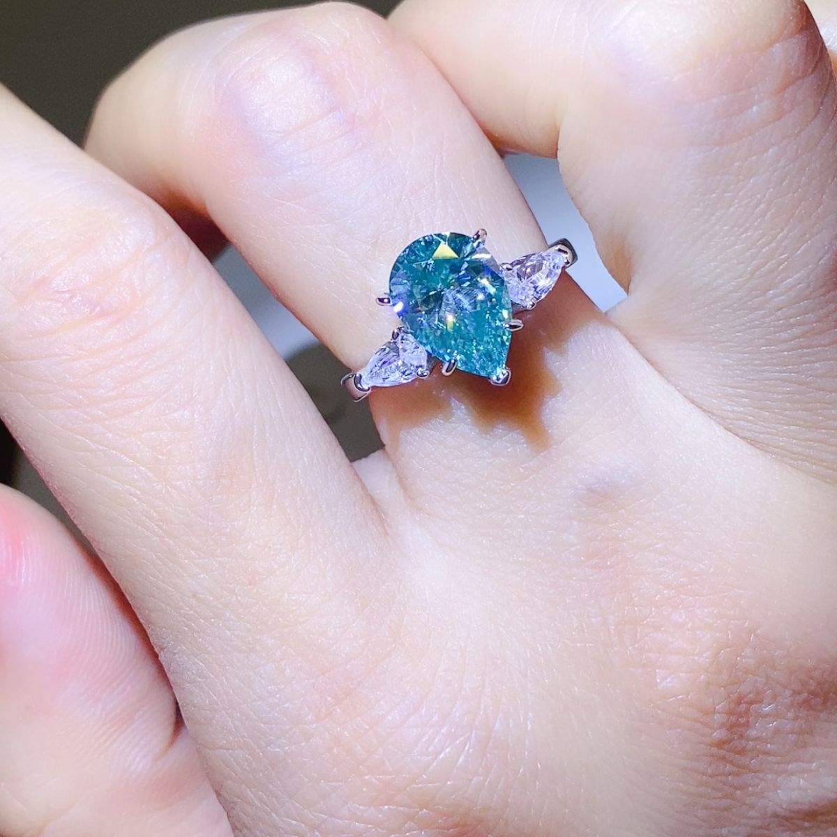 Women’s 2 Carat 925 Sterling Silver Moissanite Ring