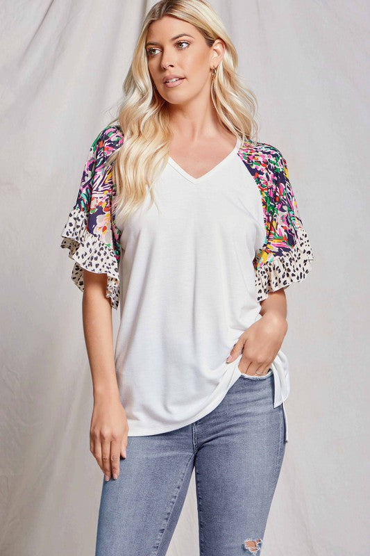 Women's Ruffle Trimmed Short Sleeved Floral Raglan Top