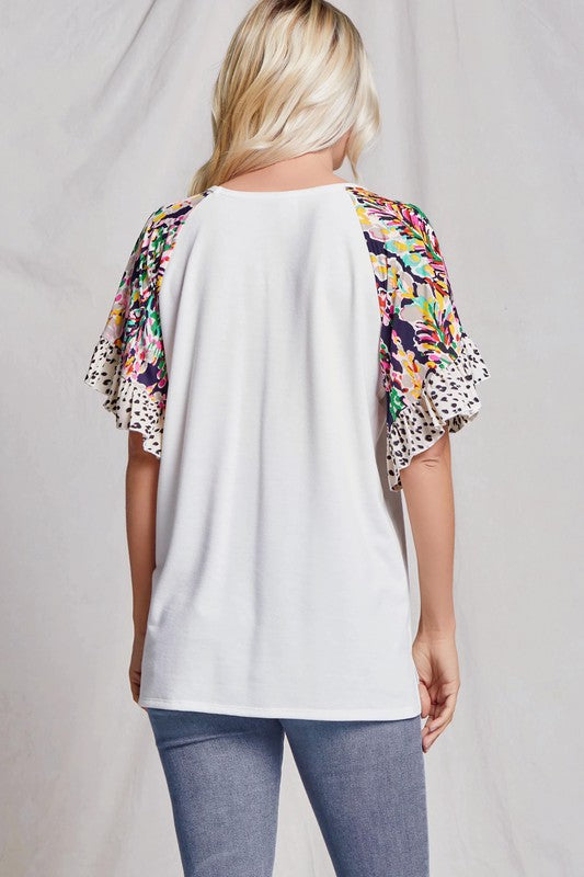 Women's Ruffle Trimmed Short Sleeved Floral Raglan Top