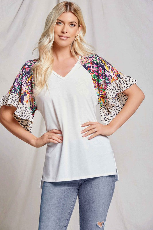 Women's Ruffle Trimmed Short Sleeved Floral Raglan Top