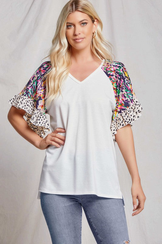 Women's Ruffle Trimmed Short Sleeved Floral Raglan Top