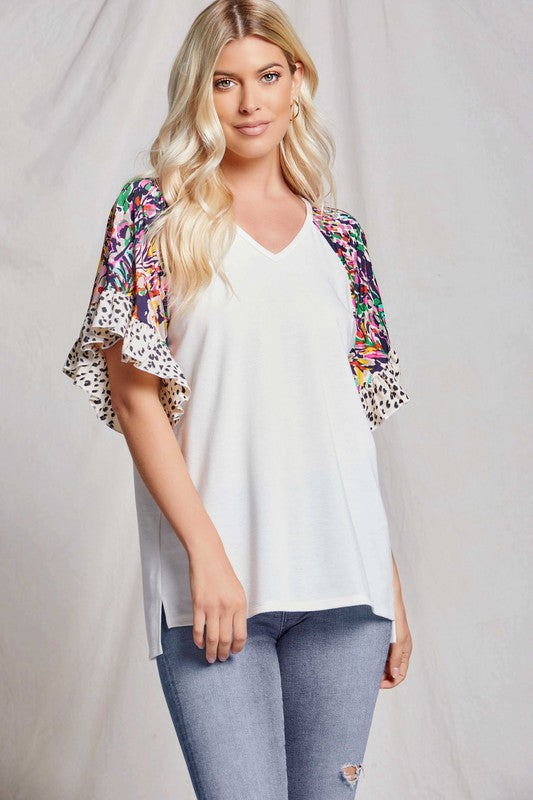 Women's Ruffle Trimmed Short Sleeved Floral Raglan Top