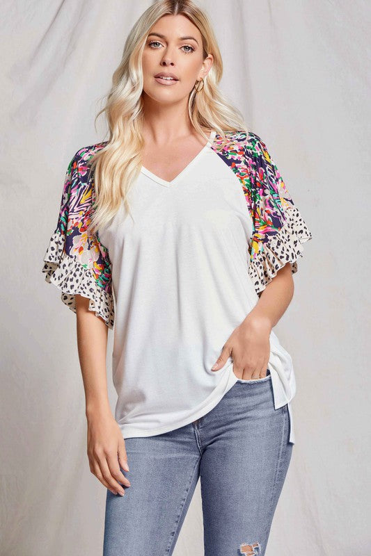 Women's Ruffle Trimmed Short Sleeved Floral Raglan Top