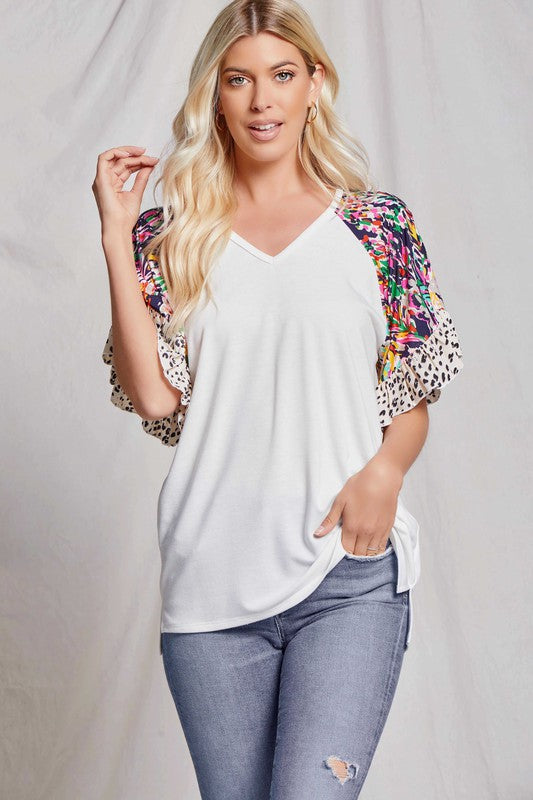 Women's Ruffle Trimmed Short Sleeved Floral Raglan Top