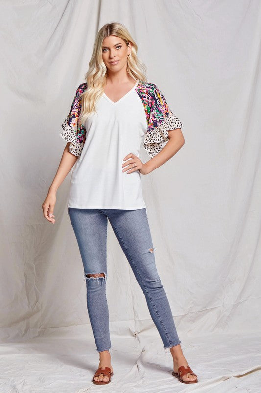 Women's Ruffle Trimmed Short Sleeved Floral Raglan Top