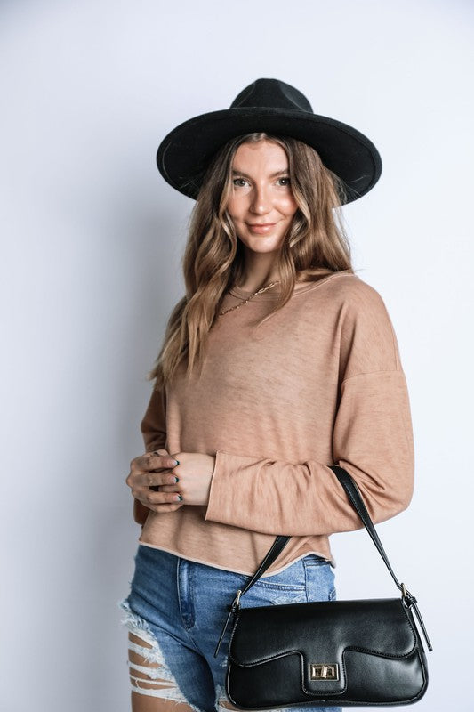 Minimal Chic Crossbody Bag with Front Clasp