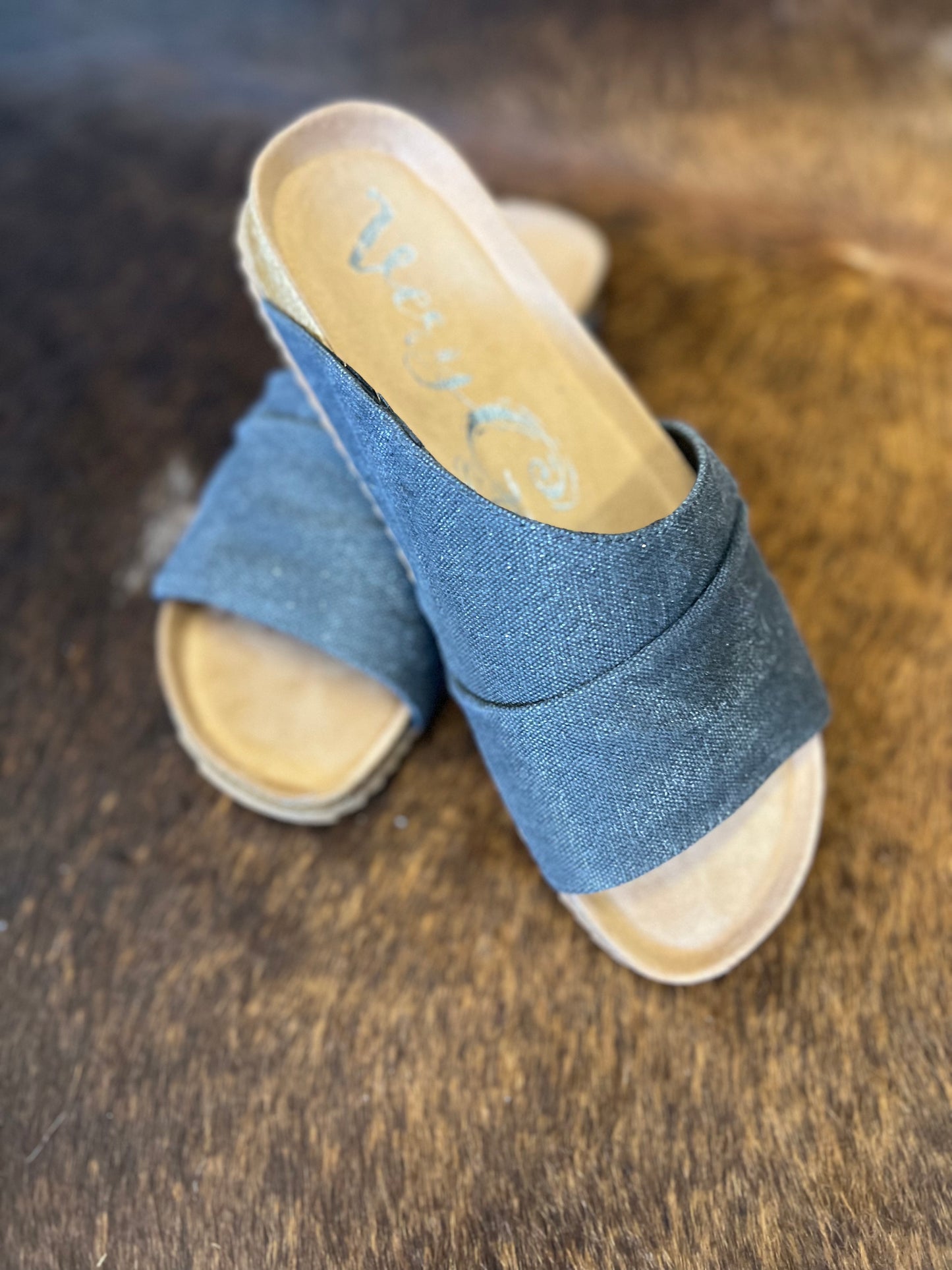 Very G Women’s Viola Black Slip On Sandals Canvas Size 6-11