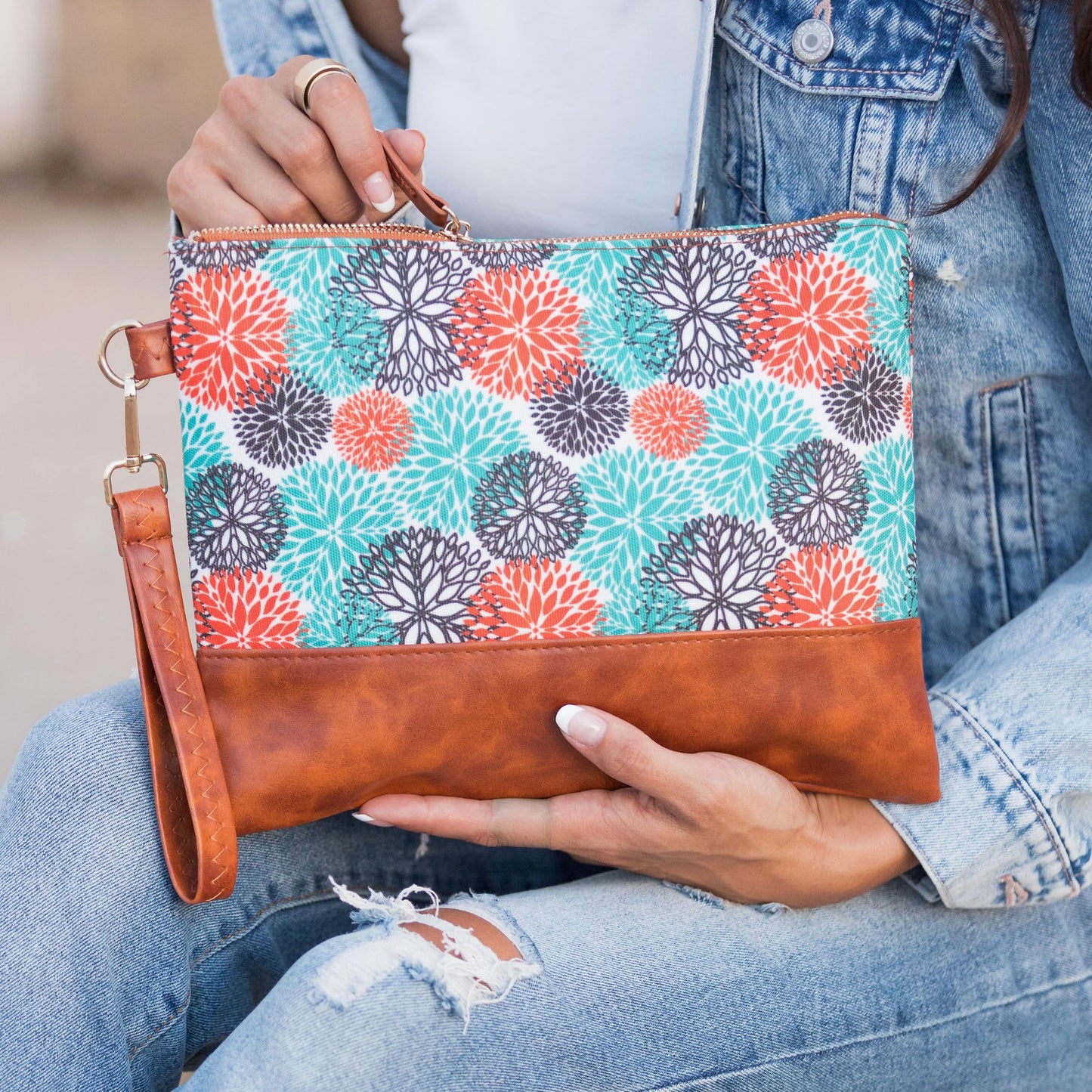 40% Polyester 60% Cotton Vegan Leather Trim Aztec Boho Wristlet Clutch | 8.5" x 11"