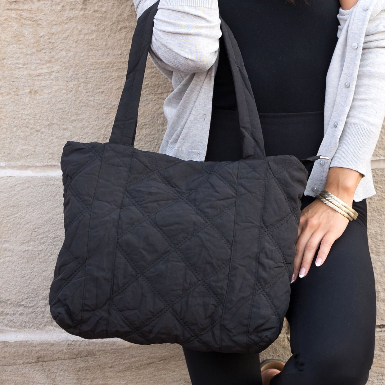 100% Easy Clean Polyester Puffed Quilted Zip Top Tote Bag with 3 Interior Pockets | 16.5" x 16"