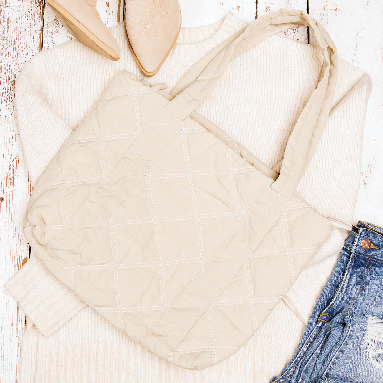 100% Easy Clean Polyester Puffed Quilted Zip Top Tote Bag with 3 Interior Pockets | 16.5" x 16"