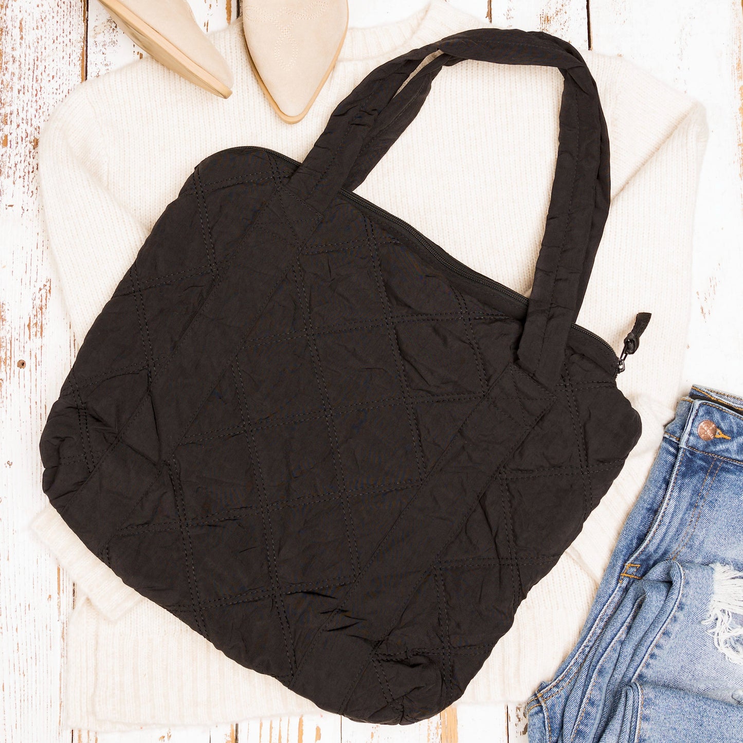 100% Easy Clean Polyester Puffed Quilted Zip Top Tote Bag with 3 Interior Pockets | 16.5" x 16"