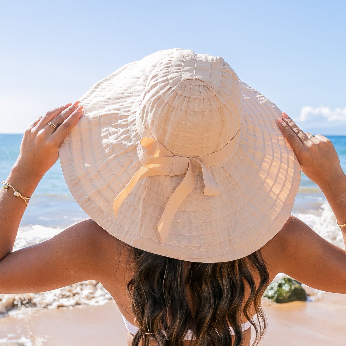 100% Polyester Lightweight Foldable Bow Accent Extra Wide Brim Wire Brim Sun Hat | One Size