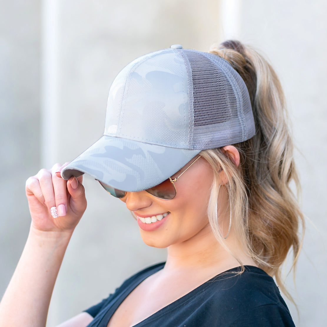 Monochromatic Camo Mesh Back Snapback Messy Bun Ponytail Opening Baseball Cap | Teen–Adult