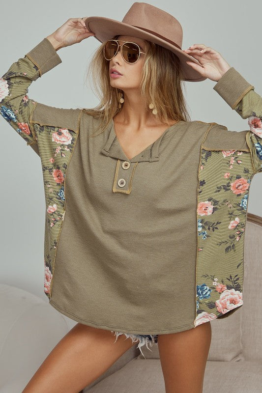 Women's Thermal Knit Top with Flower Color Block Sleeves