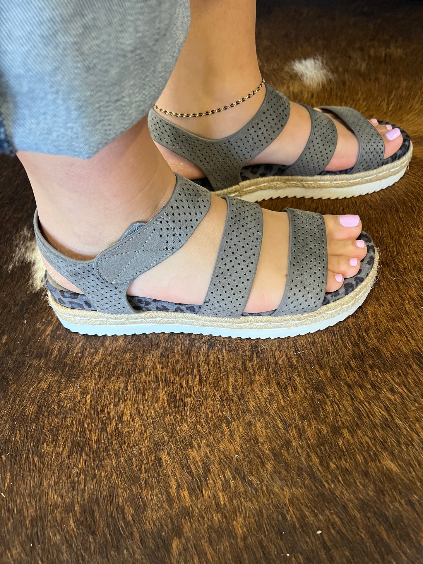 Very G Club Gray Leopard Accent Sandals
