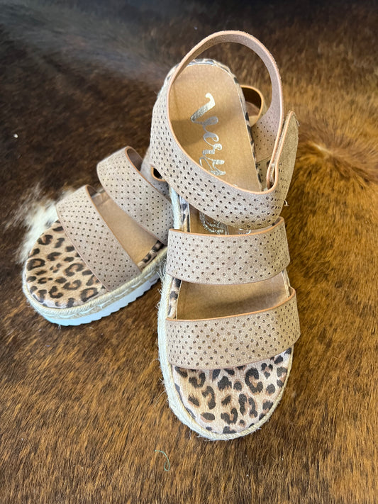 Very G Club Taupe Leopard Accent Sandals